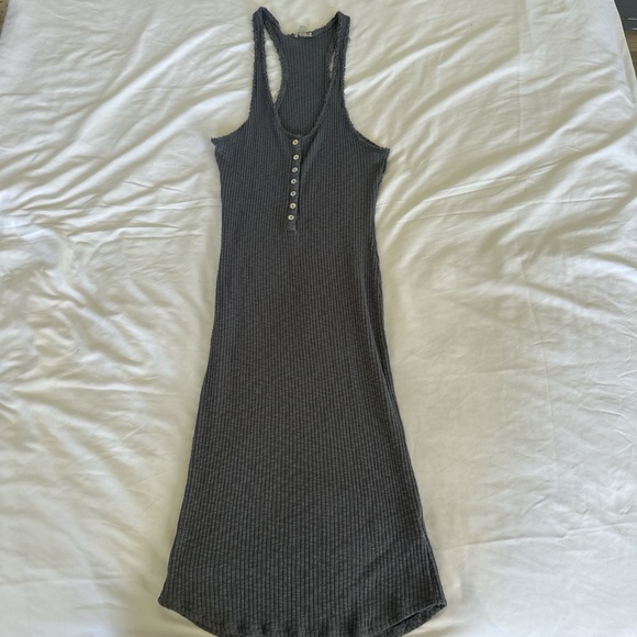 Ecote Dresses & Skirts - Ecote Charcoal Ribbed Henley Midi Dress